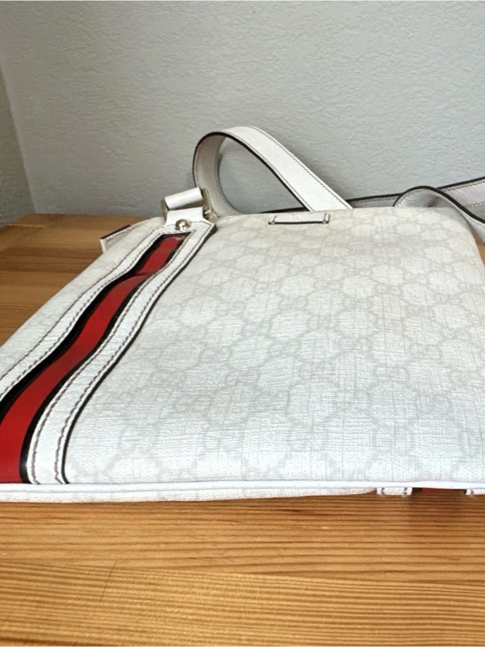 Gucci Cream Signature Crossbody with Red and Navy Stripe - Picture 6 of 12